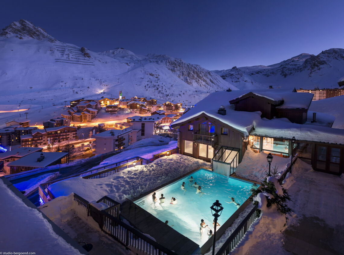 Nordic pool at Hotel Village Montana Tignes