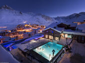 Nordic pool at Hotel Village Montana Tignes