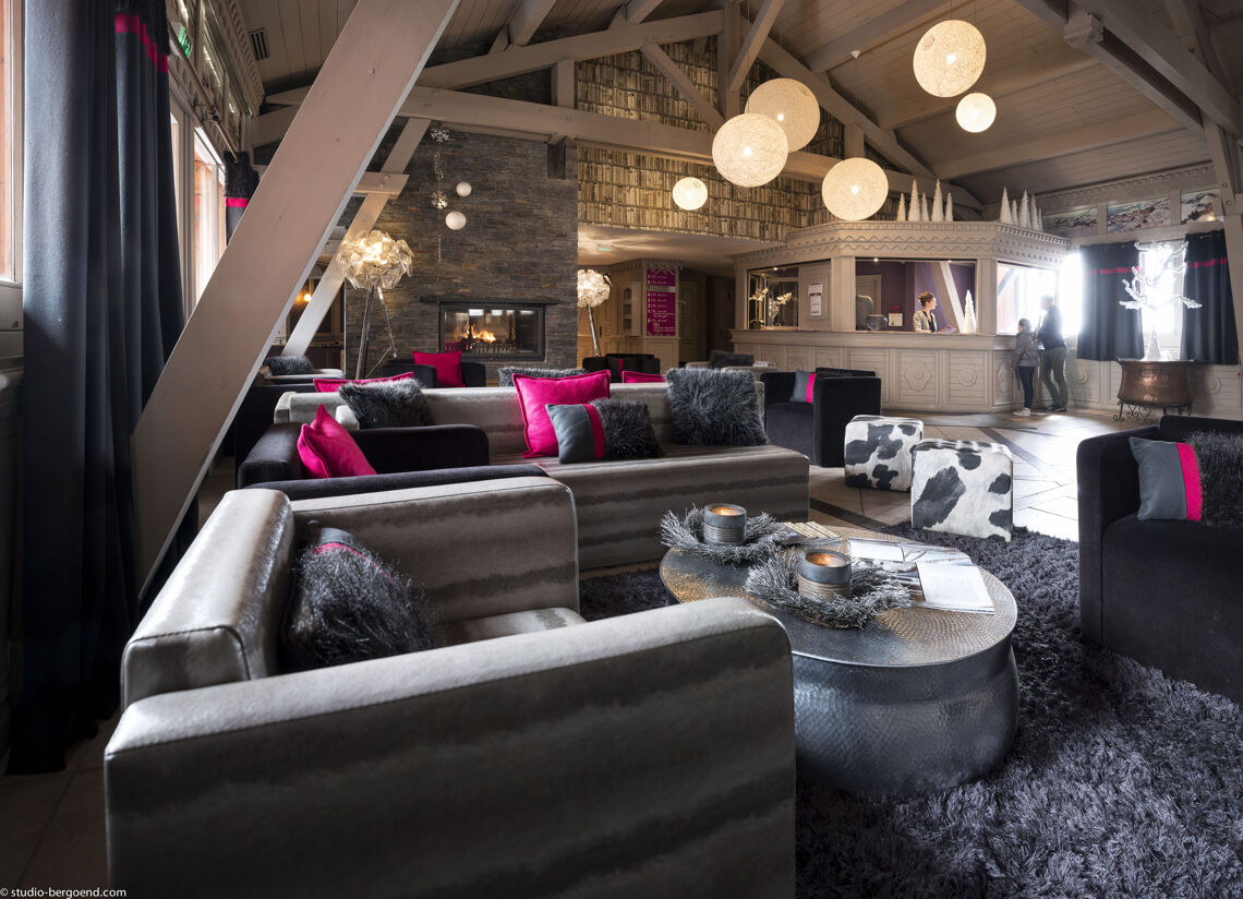 Stylish and modern lounge and reception at Residence Village Montana Val Thorens