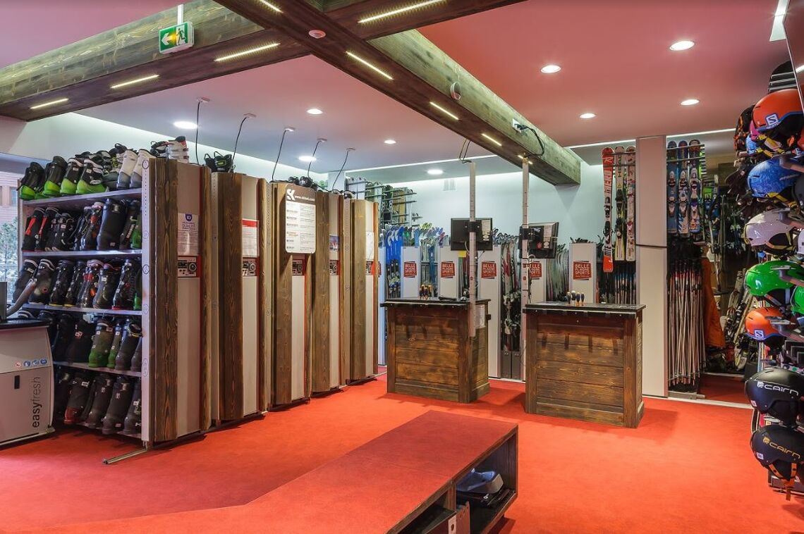 Les Balcons Belle Plagne ski hire shop