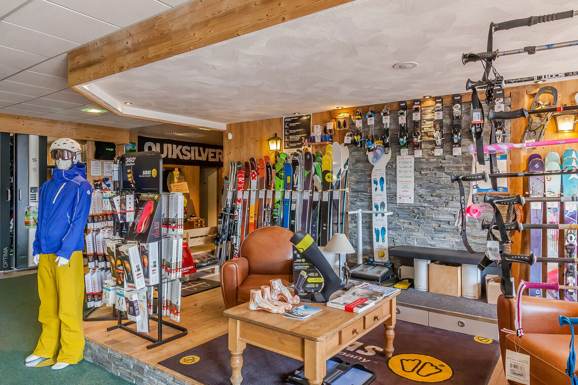 Les Balcons de la Rosiere - ski shop