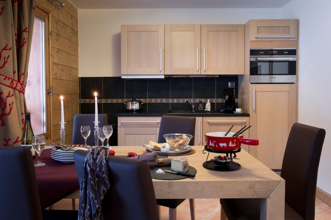Kitchen/Dining - Les Chalets de Flambeau