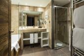 junior suite bathroom