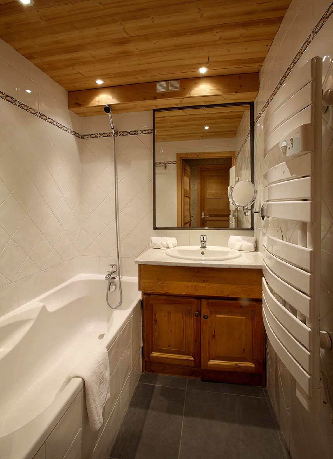 A bathroom in the Hermine