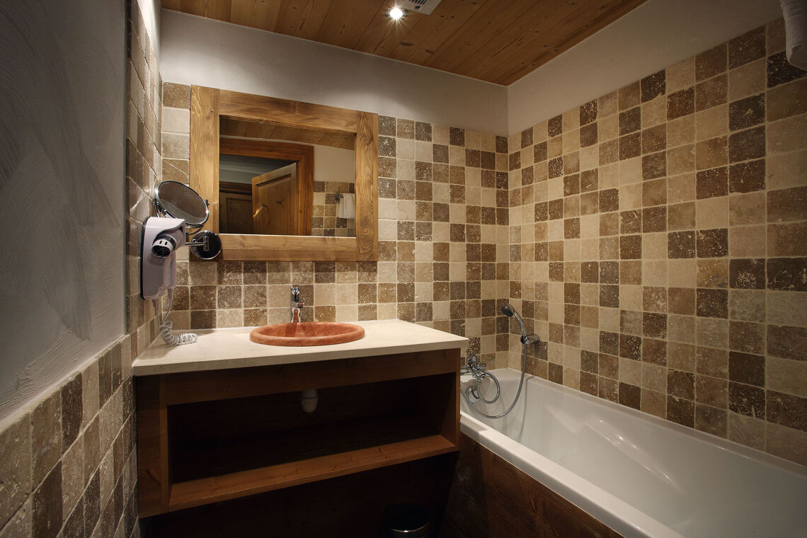 Cime des Arcs bathroom
