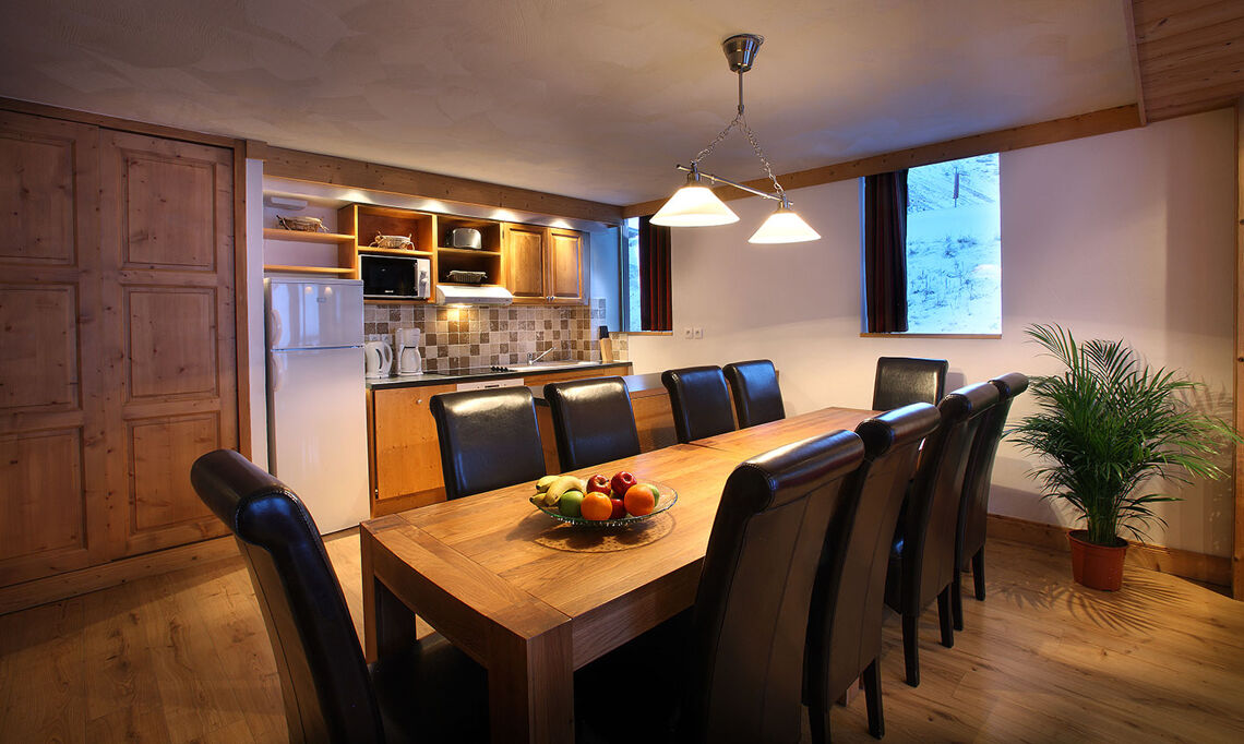 Cime des Arcs large dining table
