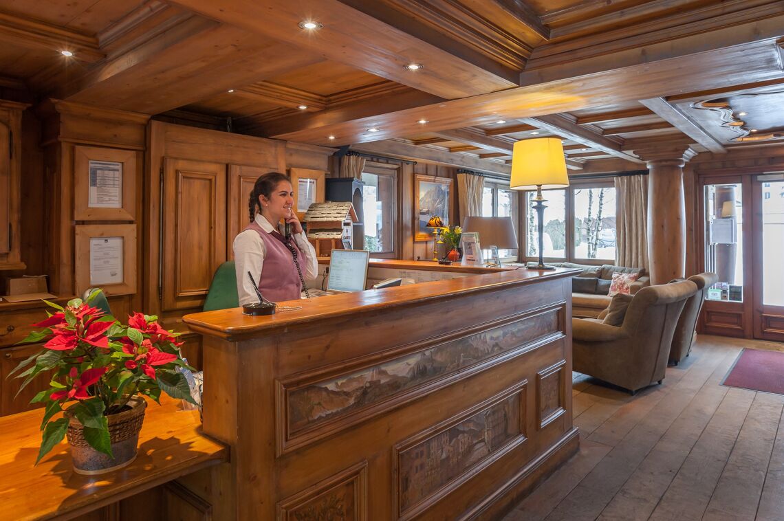 Reception Desk La Ginabelle Chamonix