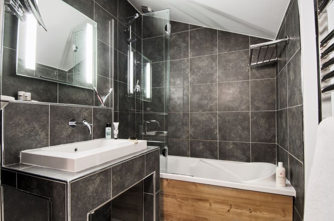 Bathroom 2 Chalets du Forum