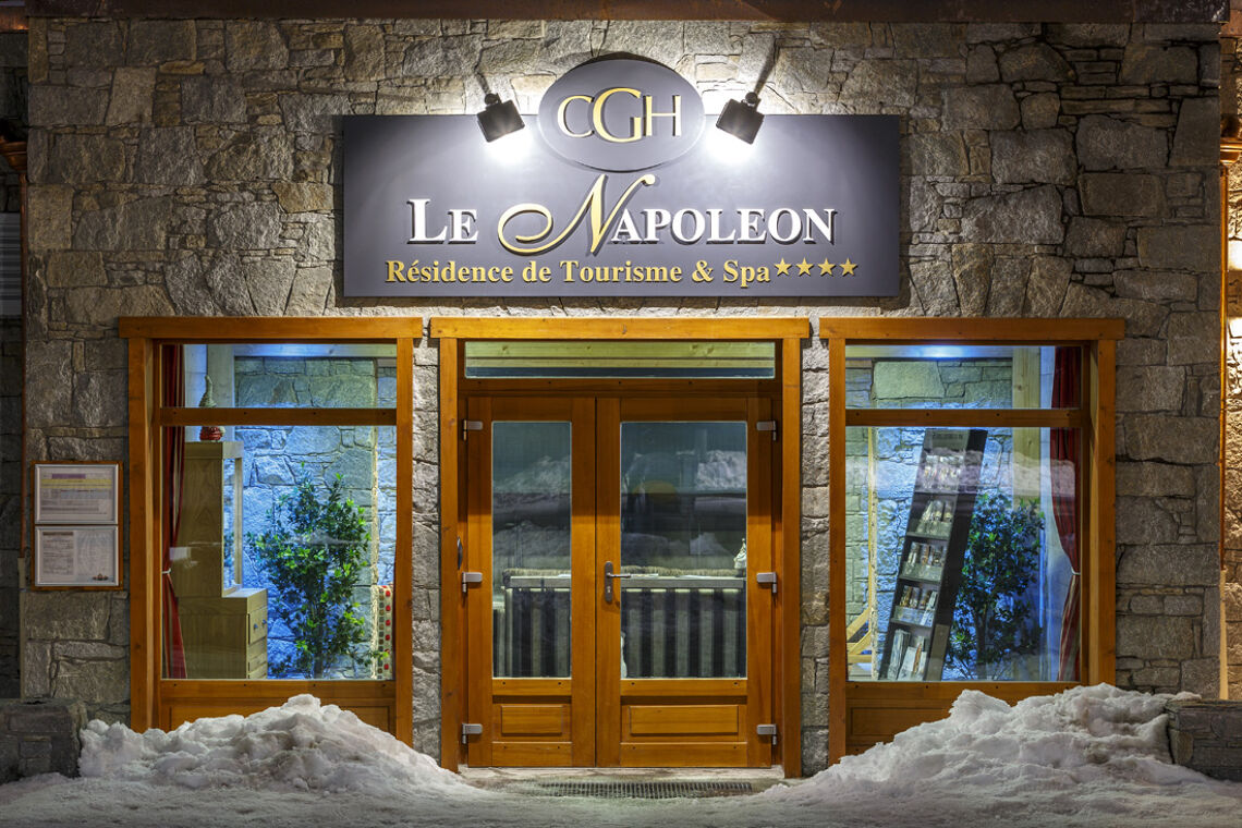 Le Napoleon Exterior