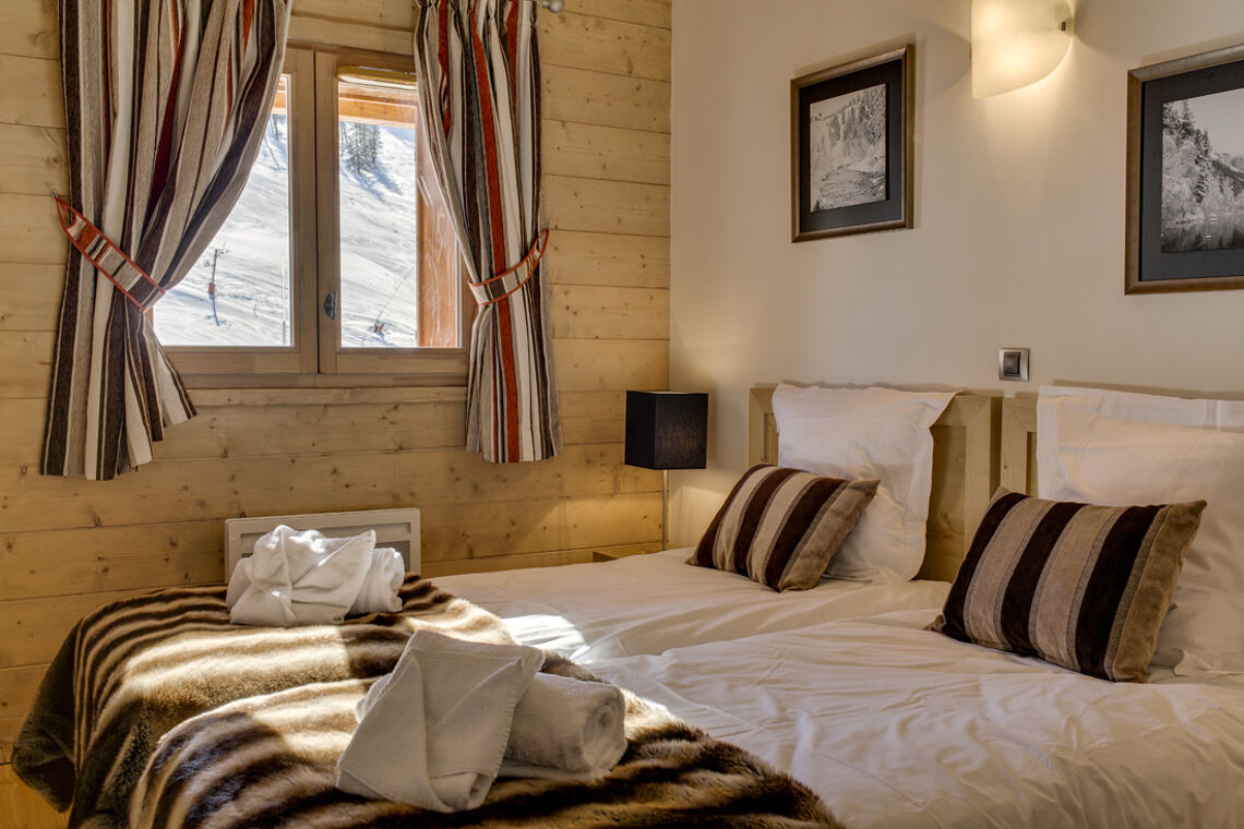 La Napoleon Twin Bedroom 