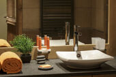 La Grange aux Fees bathroom