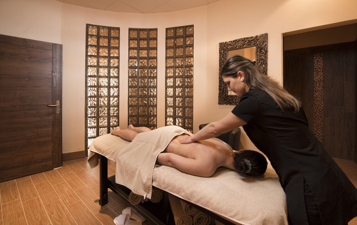 Massage treatments in Le Hameau du Kashmir Val Thorens