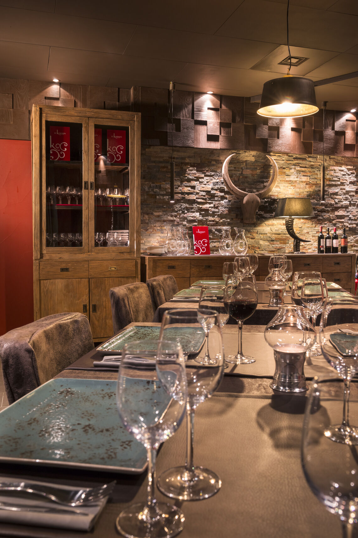 Table in Le Hameau du Kashmir Val Thorens