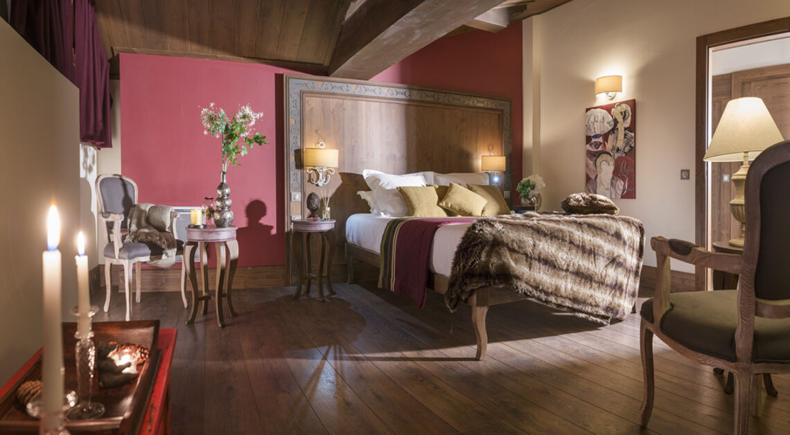 Double Bedroom in Le Hameau du Kashmir Val Thorens