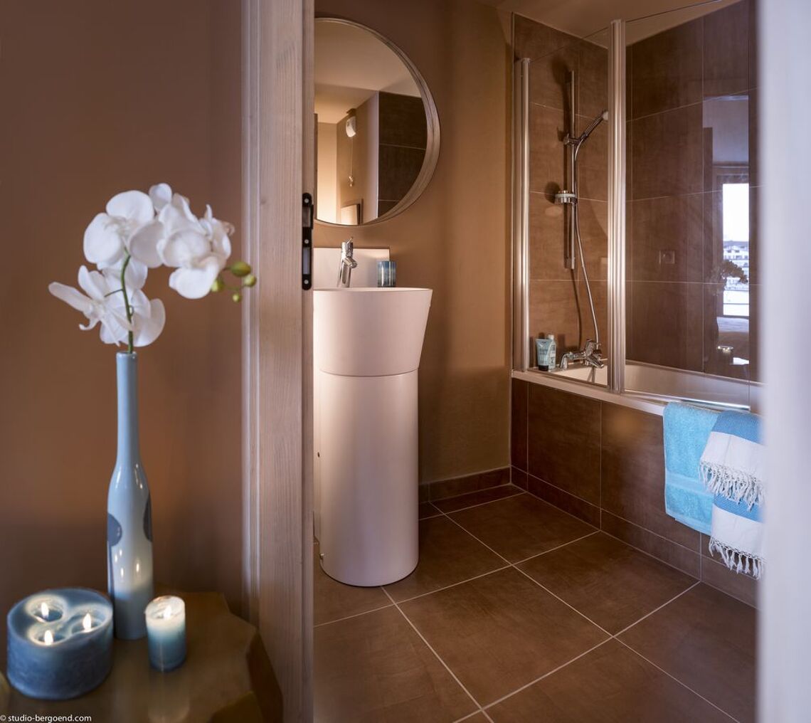 Le Taos Hotel Suite Bathroom