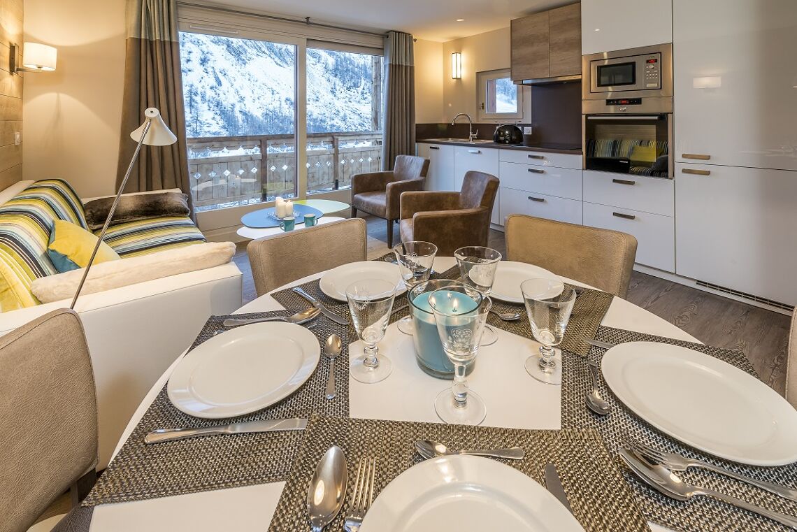 Chalets du Jardin Alpin Val d'Isere Apartment Dining