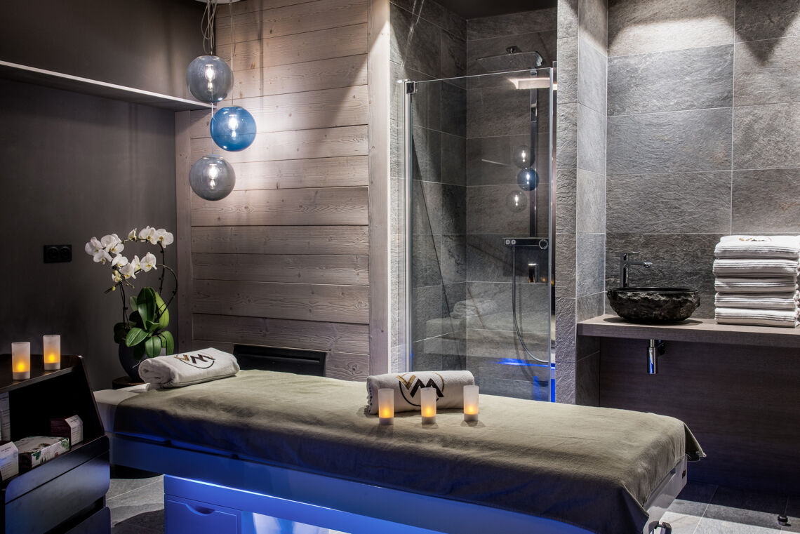 Relaxation Facial Massage Treatment room at Chalet Skadi Spa