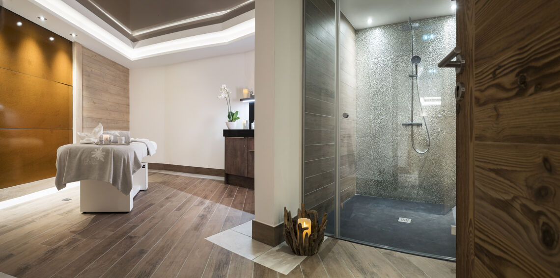 Massage room at MGM Cristal de Jade