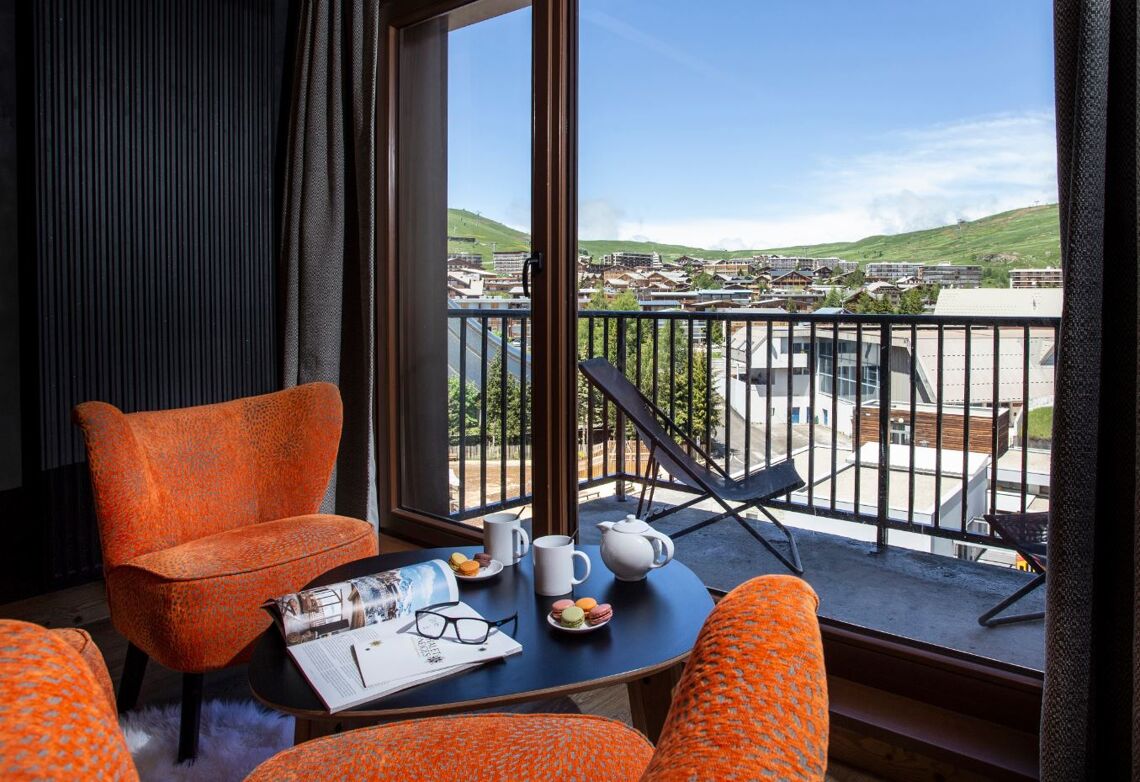 Residence Daria-I Nor lounge with terrace view