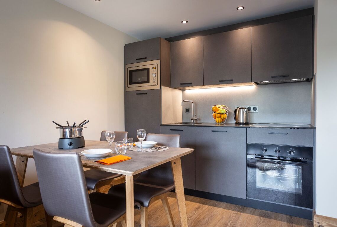 Residence Daria-I Nor small kitchen dining area