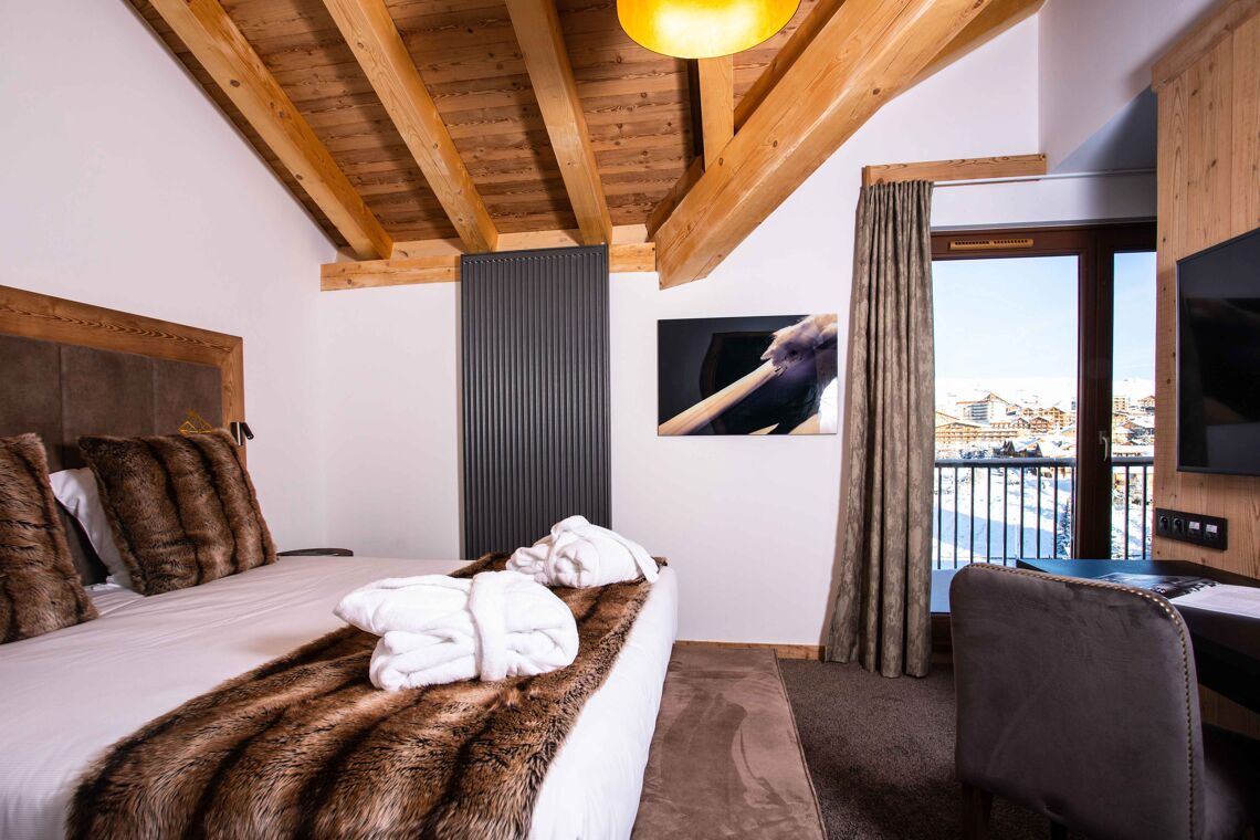 Daria-I Nor Double Bedroom
