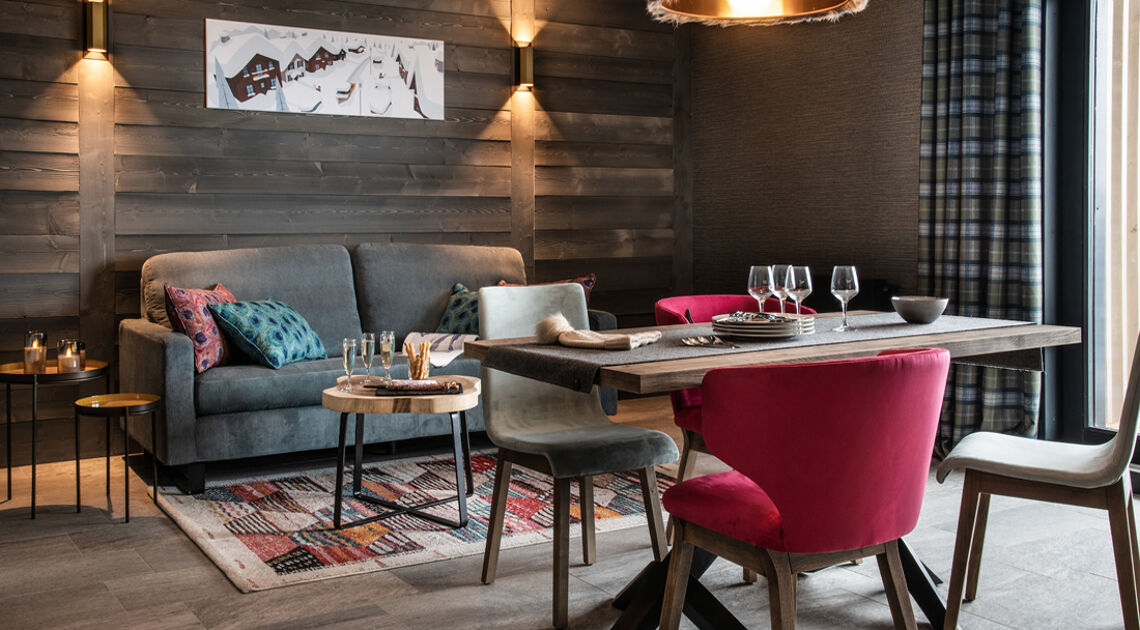Izia lounge and dining area
