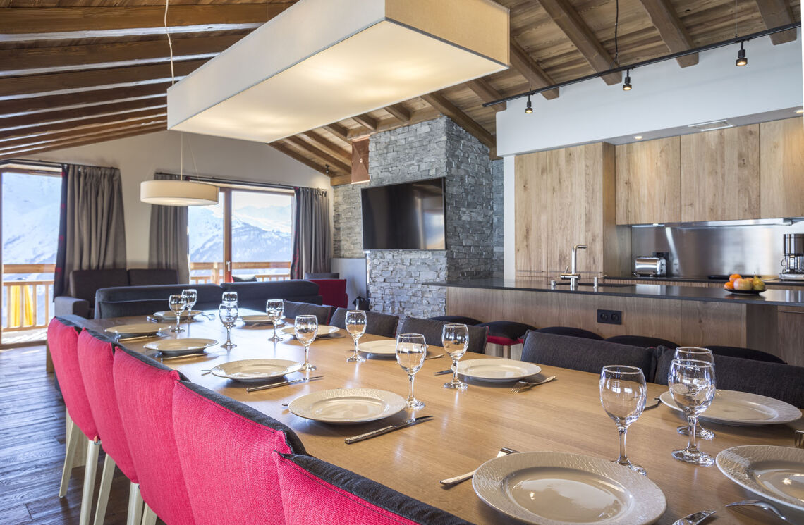 Alparena Prestige suite dining