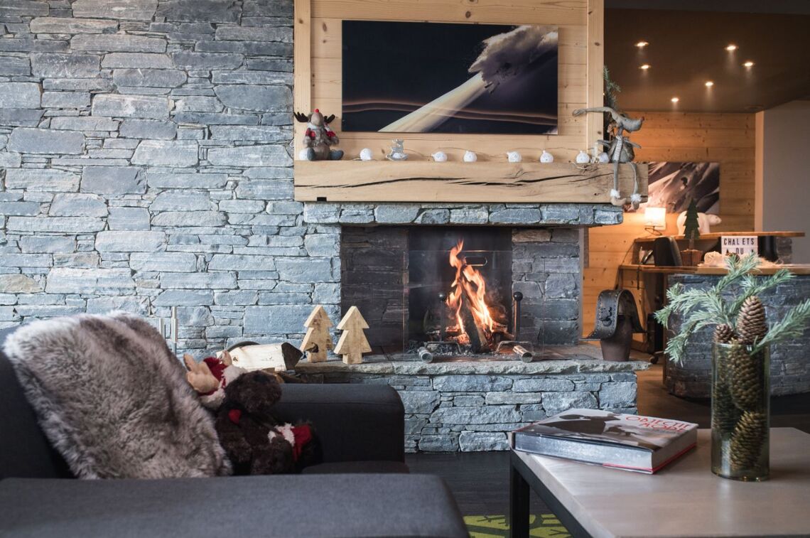 Chalet du Soleil reception lounge