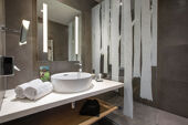 Mercure bathroom