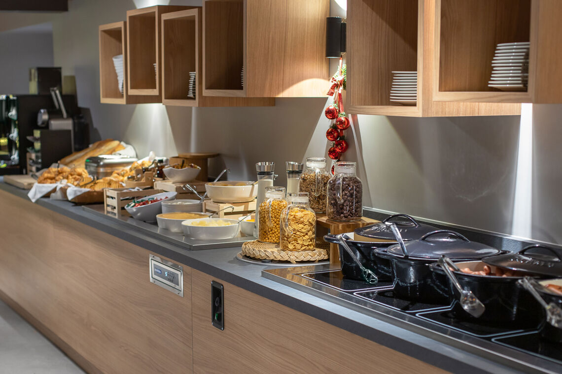 Mercure breakfast buffet