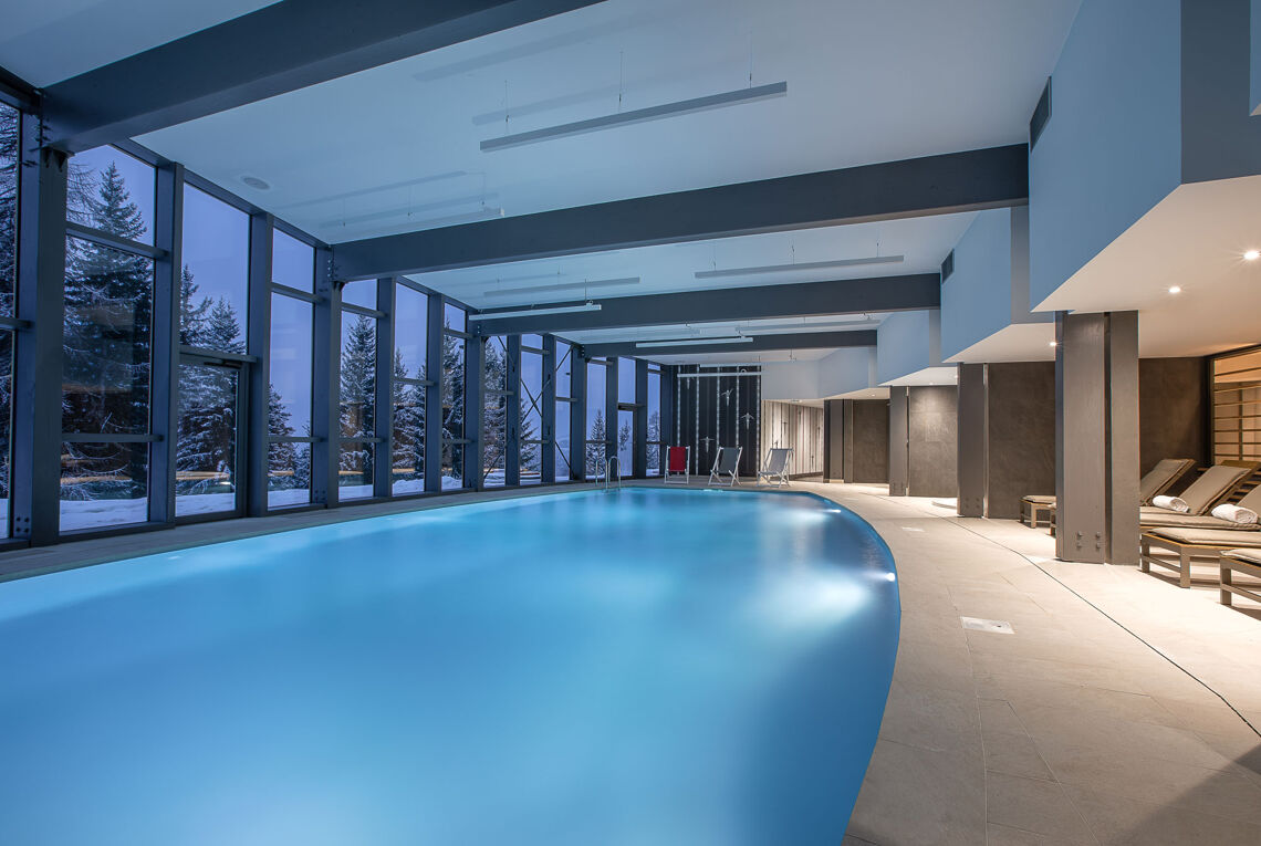 Mercure swimming pool