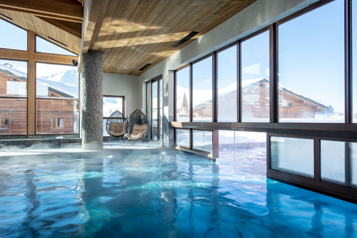 White Pearl Lodge - Indoor/Outdoor Pool