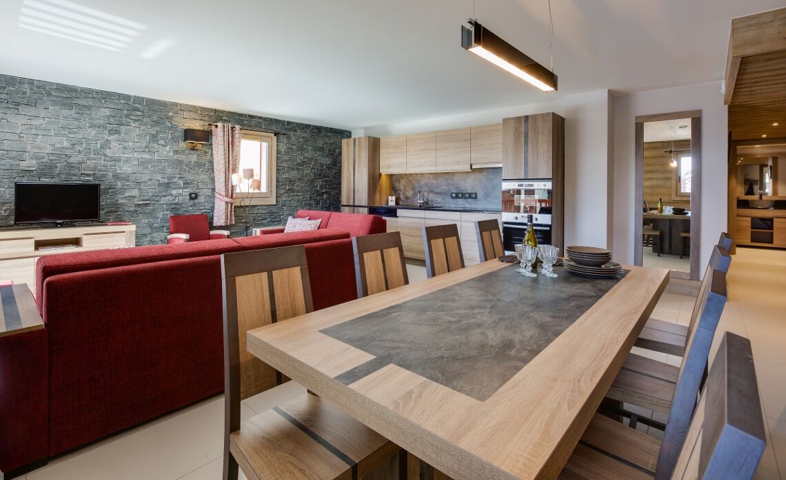 White Pearl Lodge - Kitchen Dining Room