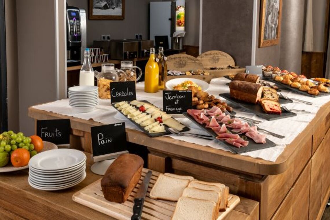 Buffet breakfast Hotel Ski Lodge