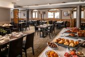 Breakfast and dining room Hotel Ski Lodge