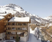 Exterior of Hotel Ski Lodge 