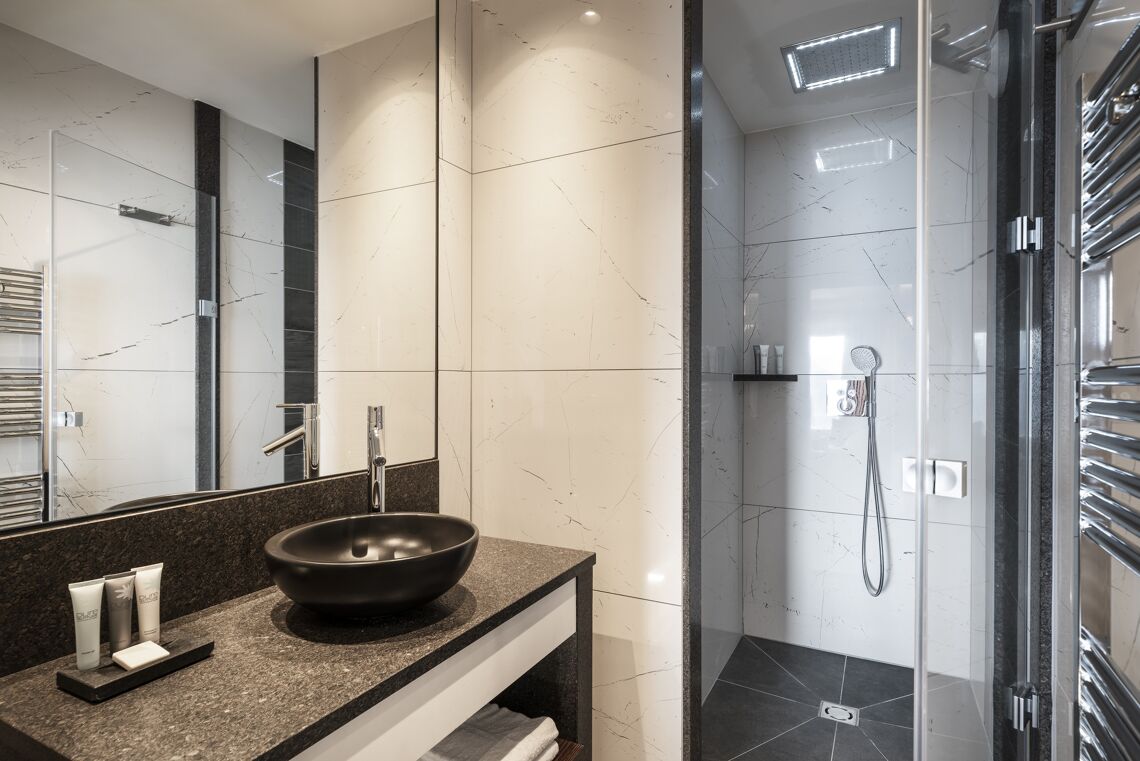 Residence Alpen Lodge MGM La Rosiere Apartment -Bathroom, Shower room