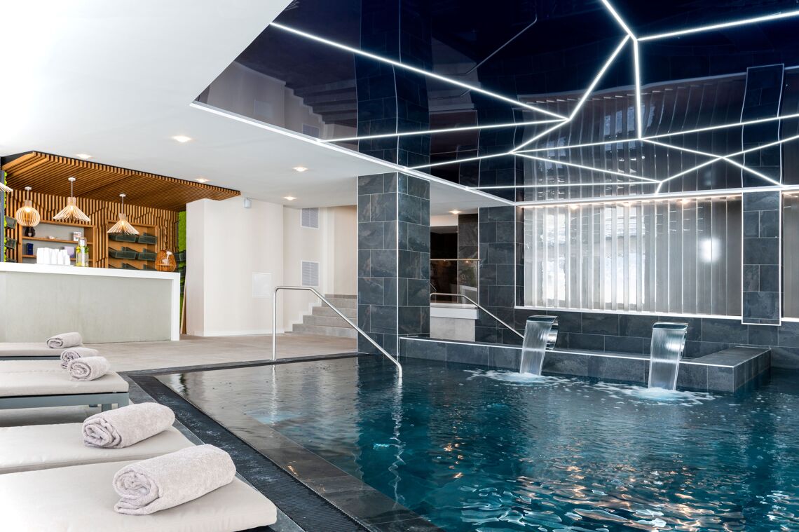 Hotel VoulezVous Swimming Pool view 2