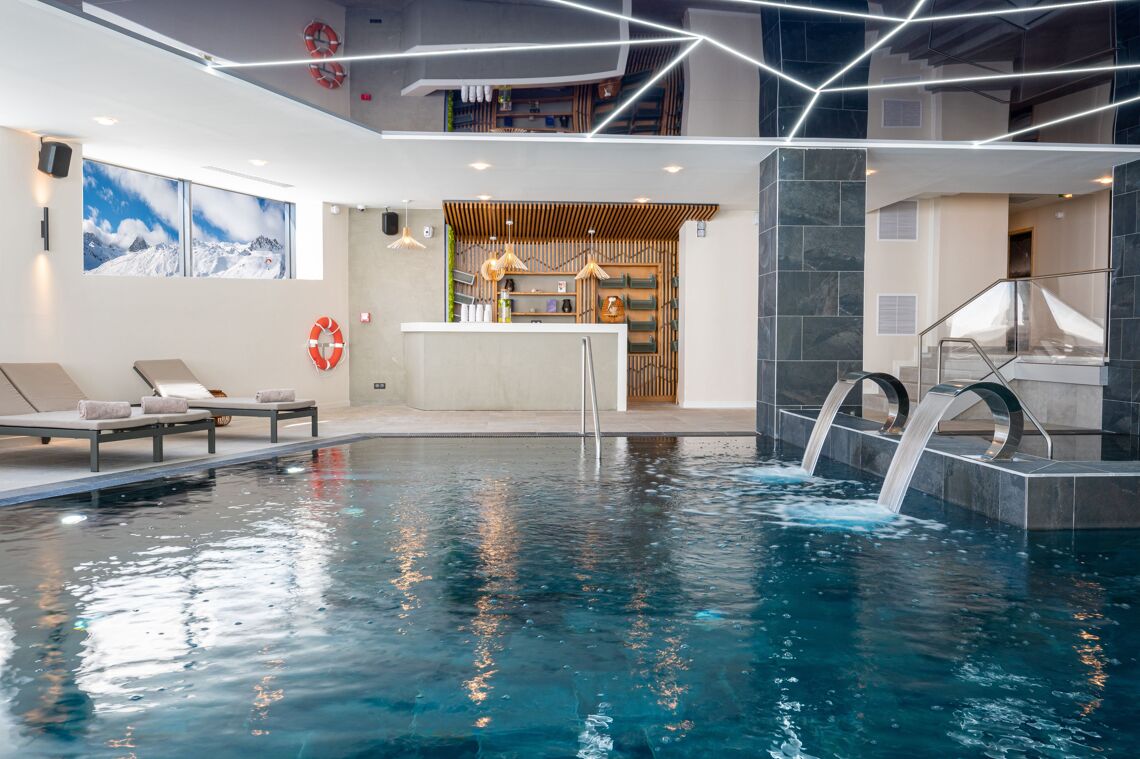 Hotel VoulezVous Swimming Pool 