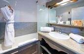 Hotel Les Campanules Privilege Room Bathroom