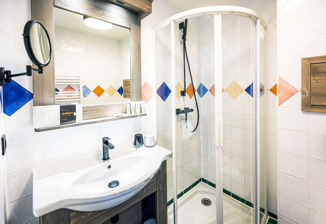 Hotel L'Aigle du Montana Bathroom