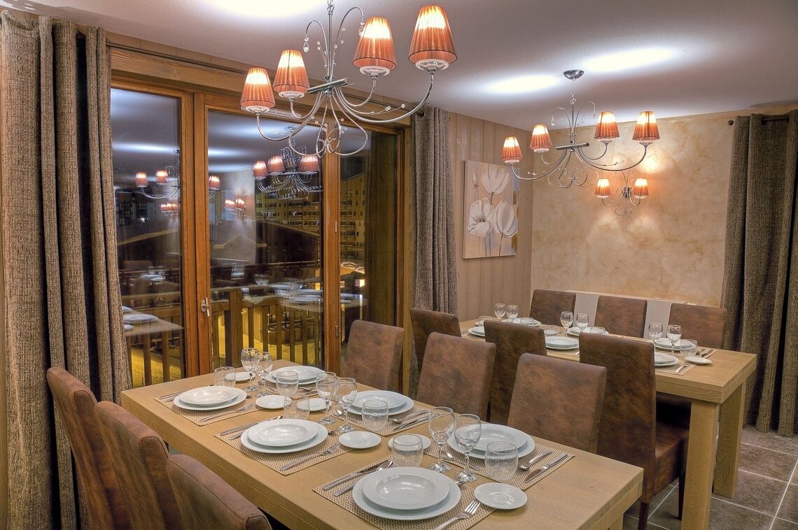 Les Balcons Platinum Val Thorens Dining Area Large 