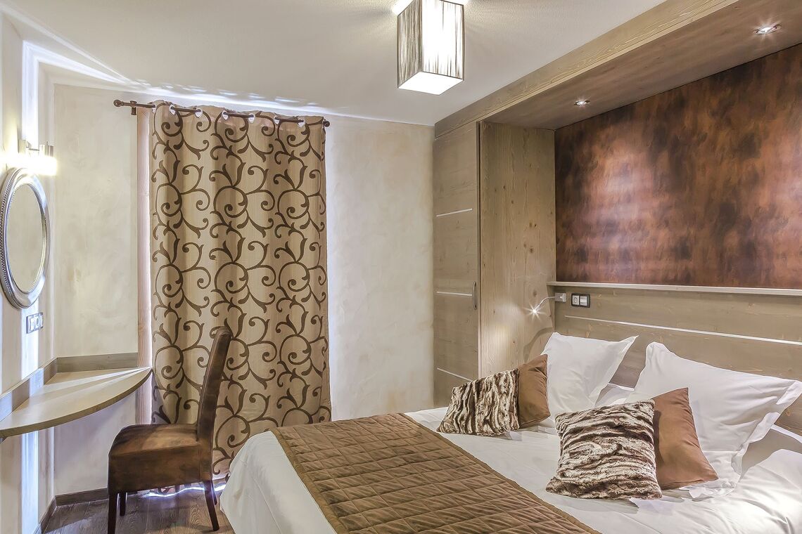 Les Balcons Platinum Val Thorens double beds 