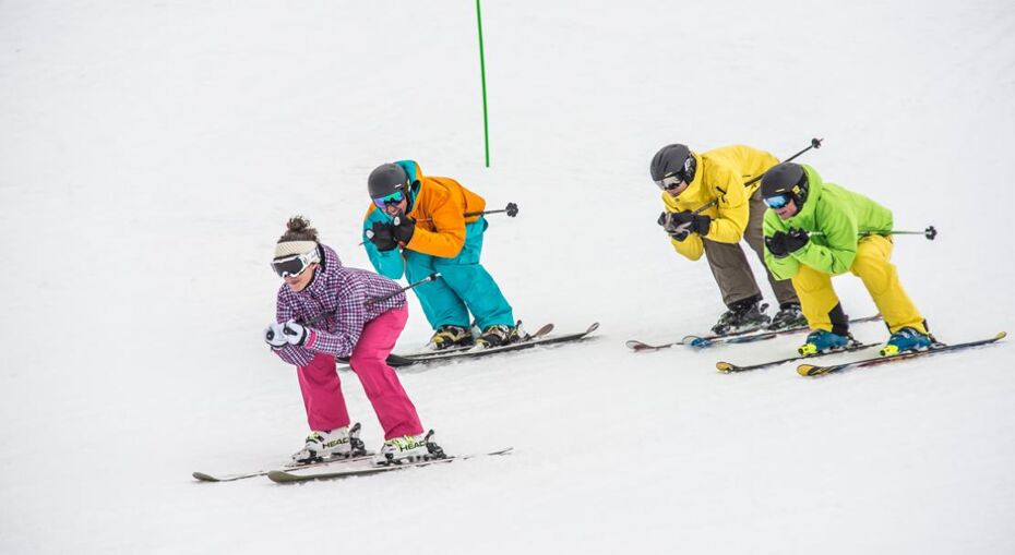 Group of skiers in Alpe d'Huez