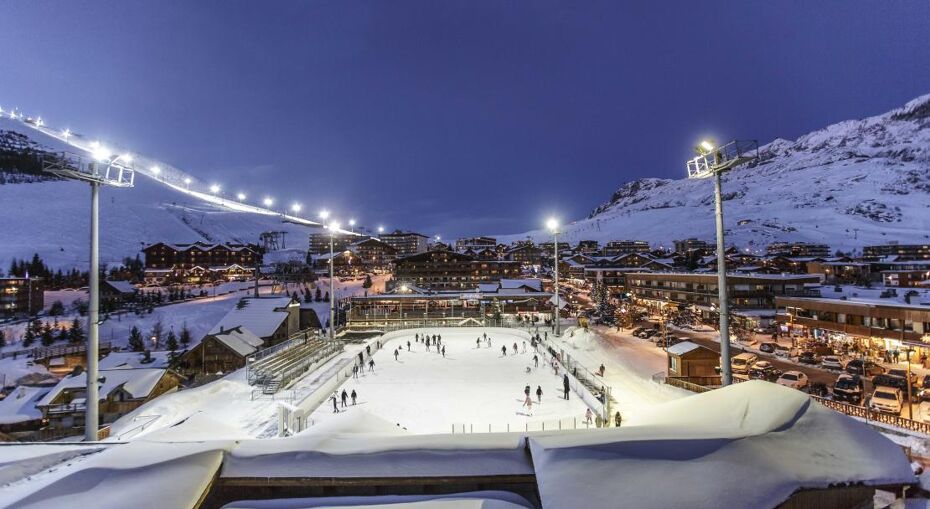 Ice skating in Alpe d'Huez