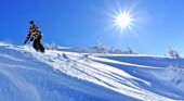 Fresh powder snowboarding in Chatel