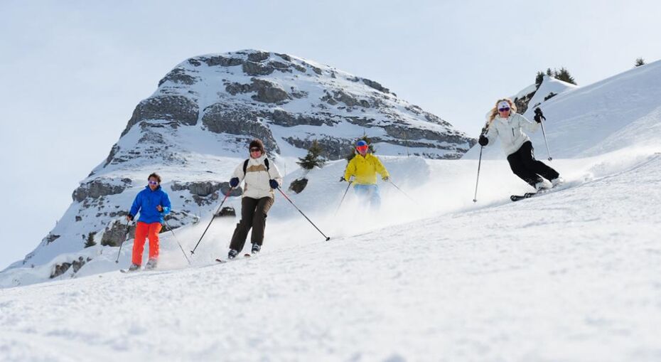Group of skiers in Chatel