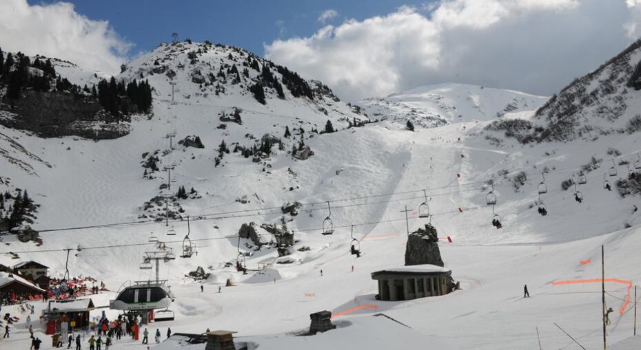 Snowy ski runs in Chatel