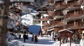 La Tania Centre Station, France, Robin Garn