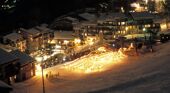 Les Coches by night